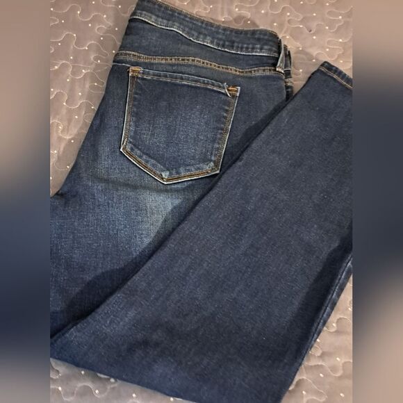 Old Navy Power Straight leg jeans size 16 - Picture 1 of 6